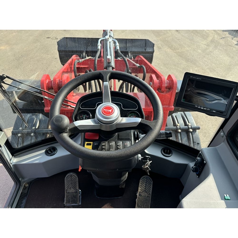 Фронтальный погрузчик Rossel R-1600