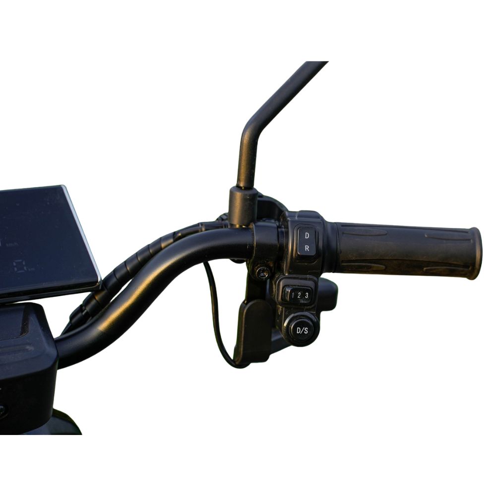 Купить электроскутер WHITE SIBERIA SIBTRIKE MAX 2000W 2025 Электроскутер WHITE SIBERIA SIBTRIKE MAX 2000W 2025